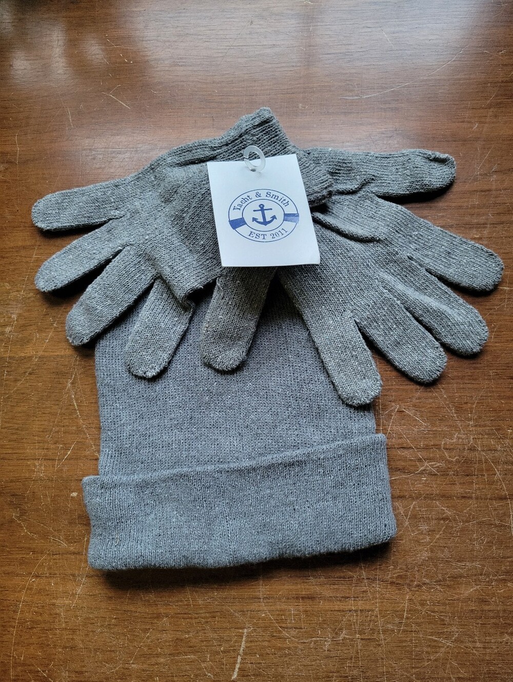 New Gray Gloves And Beanie Yacht & Smith Set